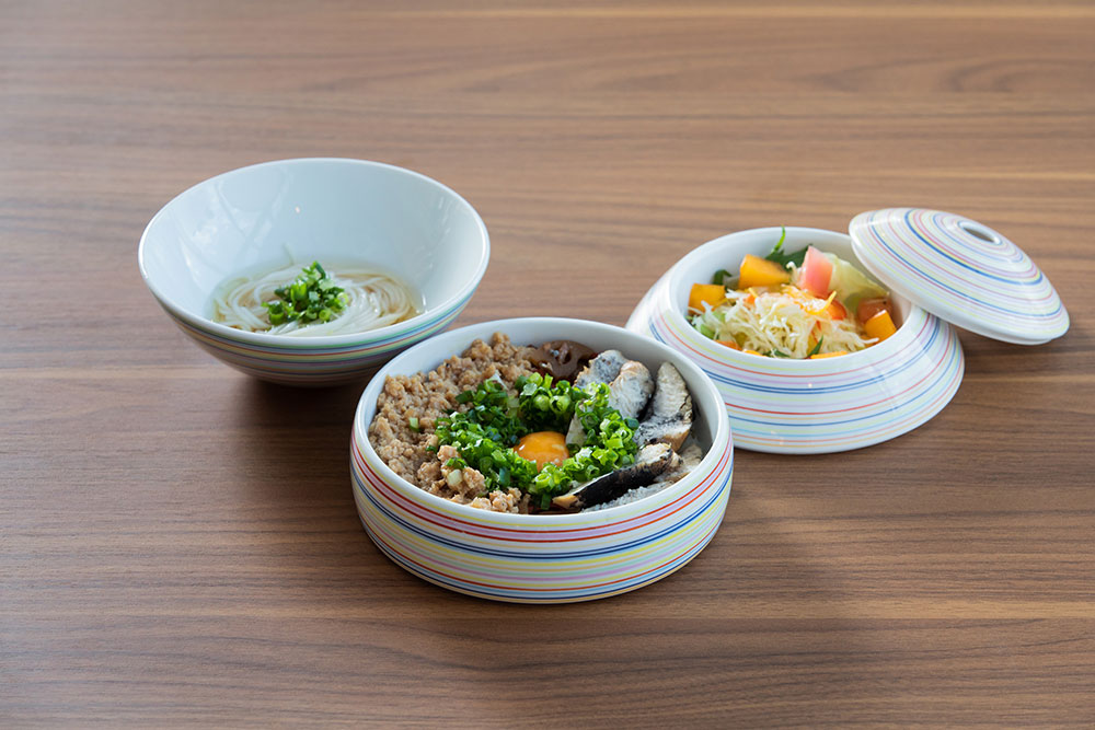 三段珠 近江鶏そぼろ飯