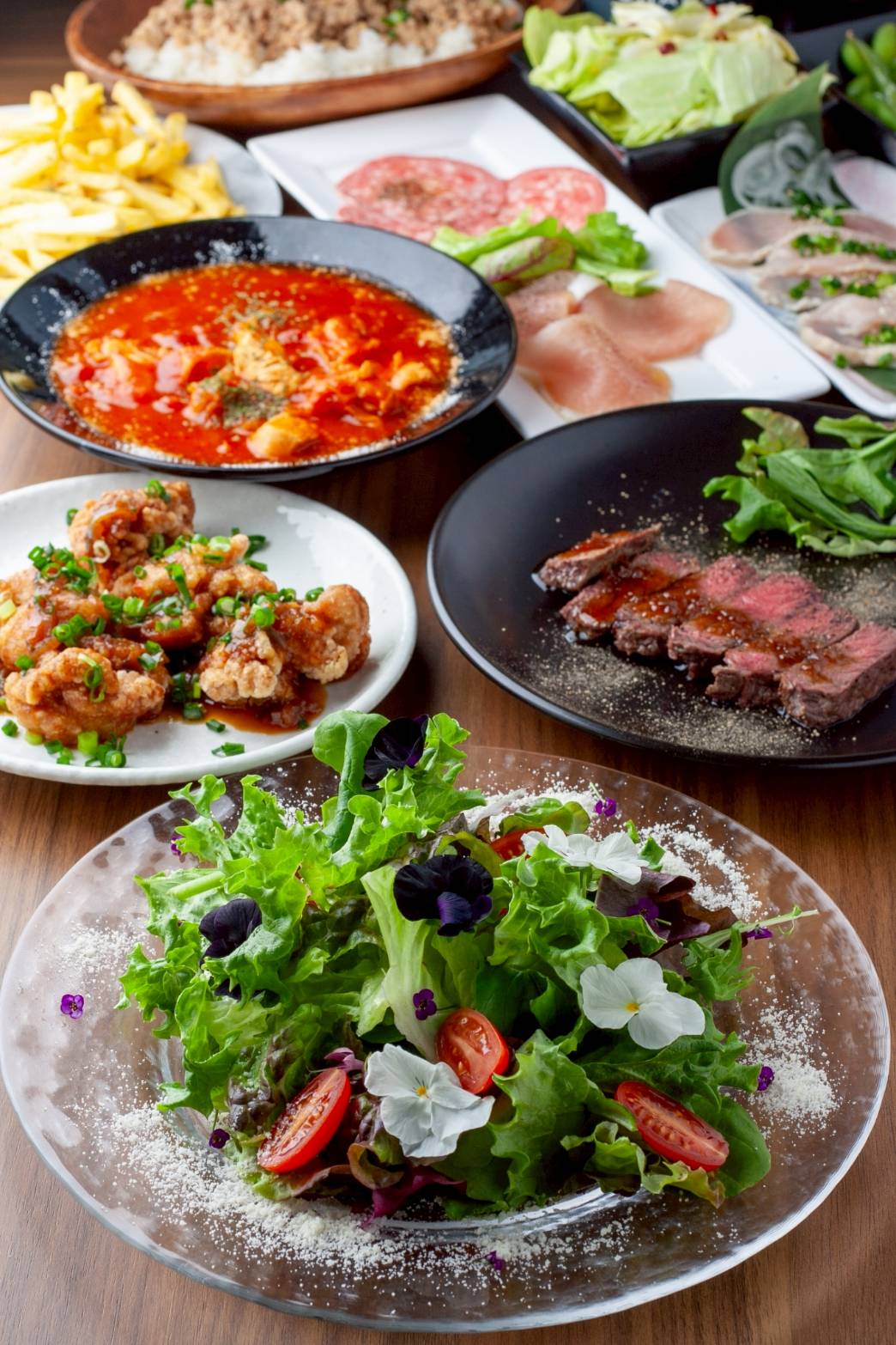 守山駅徒歩圏内で宴会ならCafe&Bal和瑚 飲み放題付きコース5,000円〜貸切対応