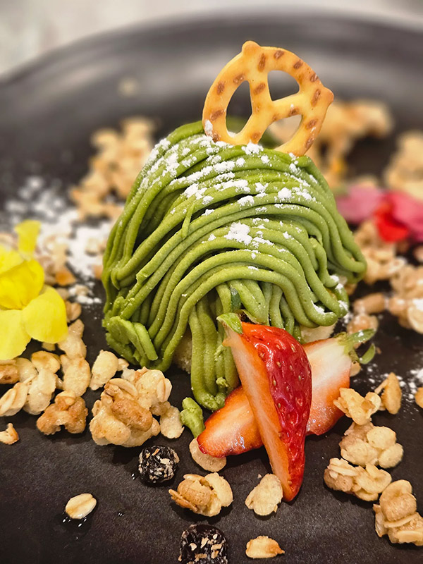 守山駅近くCafe＆Bal 和瑚のご褒美スイーツ「和瑚モンブラン」