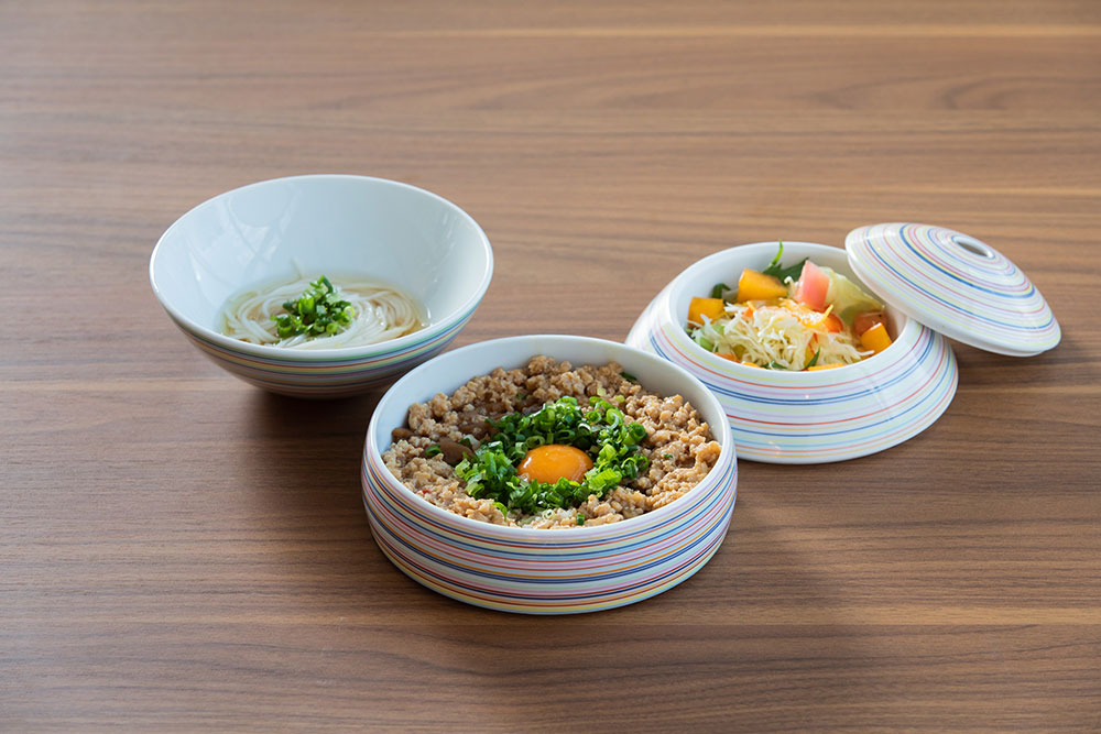 三段珠 近江鶏そぼろ飯
